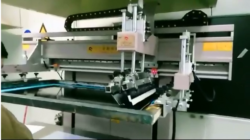 中彩神丝印机LED灯板自动印刷视频